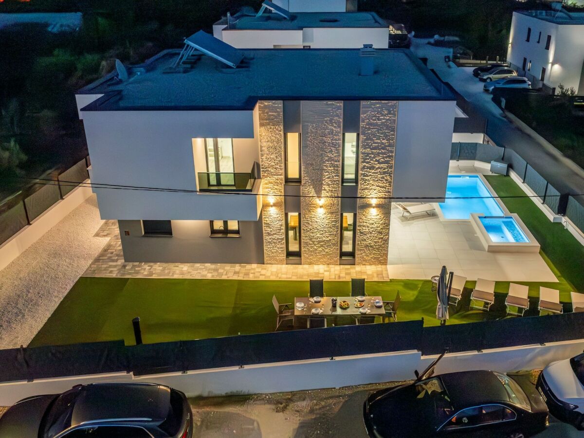 Villa Villa Bonce - Five Bedroom Villa with Private Swimming Pool