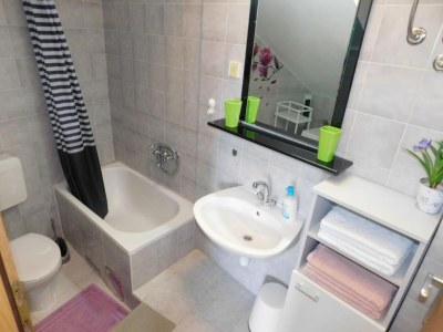 Apartment Apartments Roščić - Two Bedroom Apartment with Balcony - Features photo 18