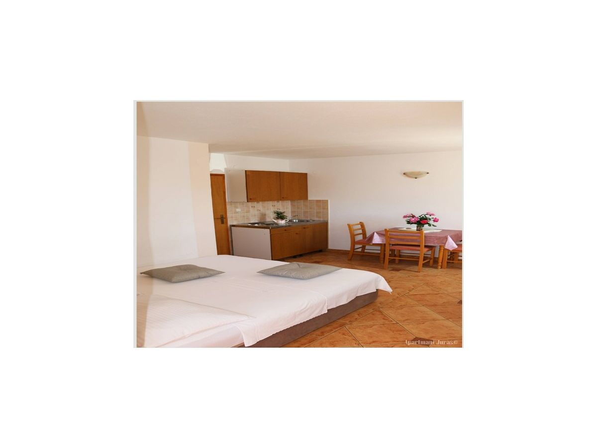Apartment Apartments Juras - Studio Apartment with Balcony and Side Sea View (Tea) - Features photo 3