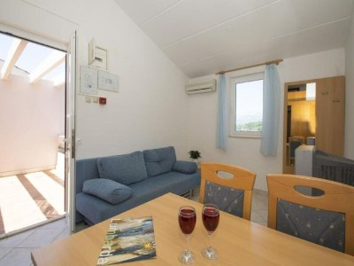 Apartment Lumbarda Resort Apartments - Standard One-Bedroom Apartment  C6 - Features photo 10