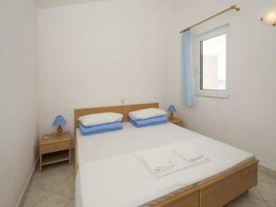Apartment Lumbarda Resort Apartments - Standard One-Bedroom Apartment  C6 - Features photo 14