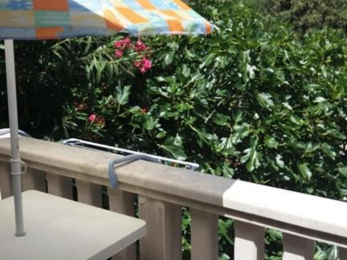 Apartment Apartments White House - One Bedroom apartment with Balcony 4