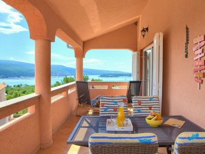 Apartment Two Bedroom Apartment with Terrace and Sea View - Outdoor photo 25