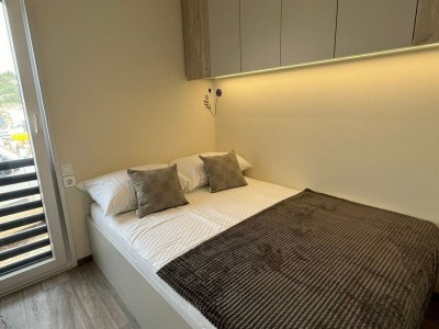 caravan Two Bedroom Mobile Home with Terrace and Sea View - Features photo 8