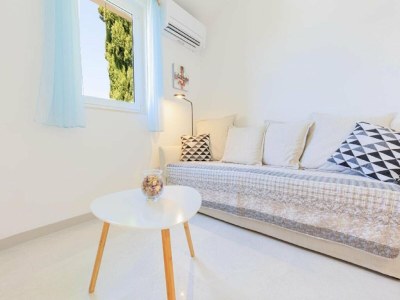Apartment Lumbarda Resort Apartments - Superior One bedroom Apartment  E4 - Features photo 11