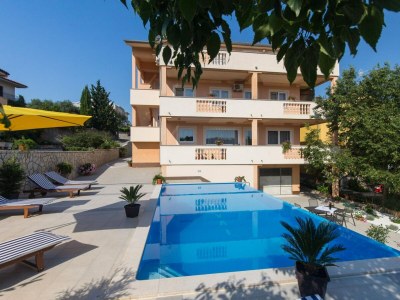 Apartment Standard Two Bedroom Apartment with Balcony and Pool - Outdoor photo 16