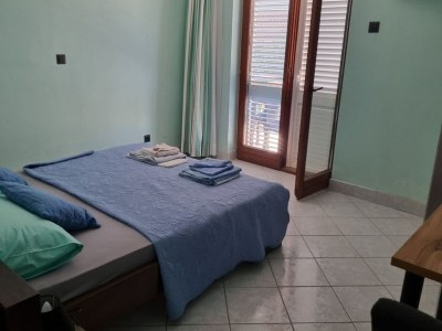 Apartment Apartments Željka - Studio Apartment with Terrace and a sea view (1) - Features photo 12