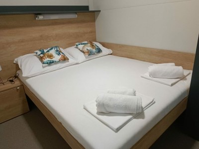 caravan Standard Two Bedroom Mobile Home with Sea View and Terrace - Features photo 16