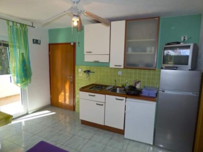Apartment Beachfront Apartments Plaža - Two Bedroom Apartment A2 - Features photo 3