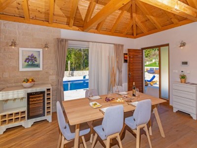 Villa Villa Ivić-Two Bedroom Villa with Swimming Pool - Features photo 25