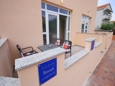 Apartment Apartments Kapetan - Comfort Studio Apartment with Terrace - Outdoor photo 5