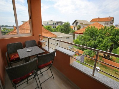 Apartment Apartments Kapetan - Comfort Studio Apartment with Terrace - Outdoor photo 7