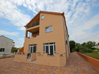 Apartment Apartments Kapetan - Comfort Studio Apartment with Terrace - Outdoor photo 9