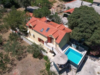 Holiday house Peaceful Island Haven with Pool, BBQ & Games Area - Four Bedroom Holiday Home - Outdoor photo 27