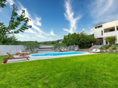 Villa Serene Rural Villa with Pool, Sun Deck, and Children's Play Area - Five Bedroom Villa in Split - Villa