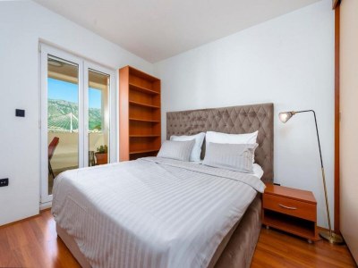 Apartment Apartments Meri & Karla - Two Bedroom Apartment with Balcony and Bridge View - Features photo 12