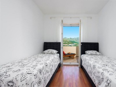Apartment Apartments Meri & Karla - Two Bedroom Apartment with Balcony and Bridge View - Features photo 15