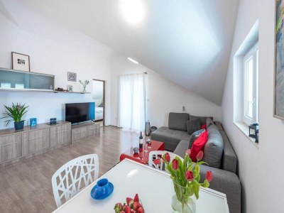 Apartment Apartments Meri & Karla - Two Bedroom Apartment with Balcony and Sea View - Features photo 10
