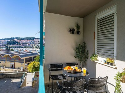 Apartment Modern City Escape - Two Bedroom Apartment with Balcony - Outdoor photo 3