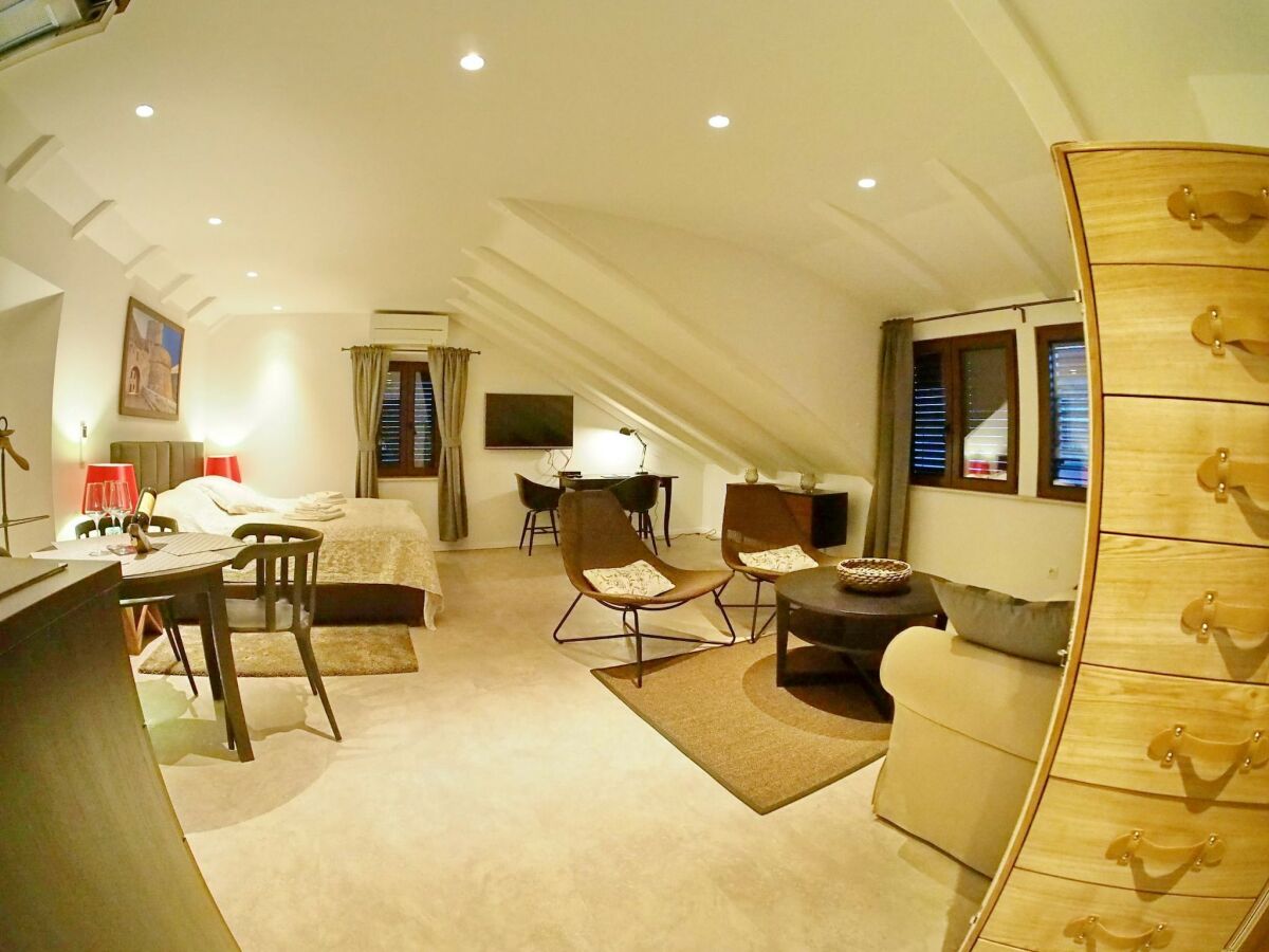 Apartment Studio Apartment (Royal)