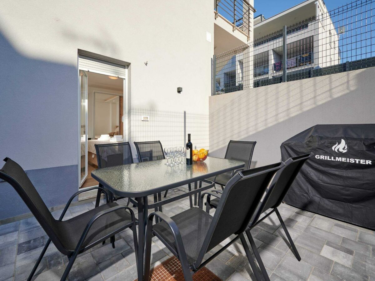 Apartment Exclusive Okrug Gornji Apartment with Shared Pool - Two bedroom Apartment with Shared Pool