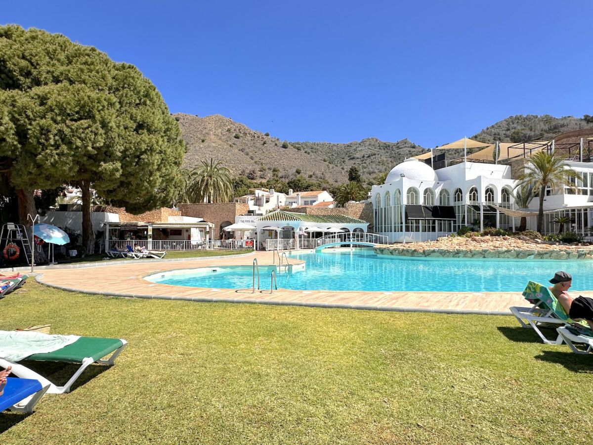 Apartment Apartment in Nerja with Sea Views & Pool - Outdoor photo 5