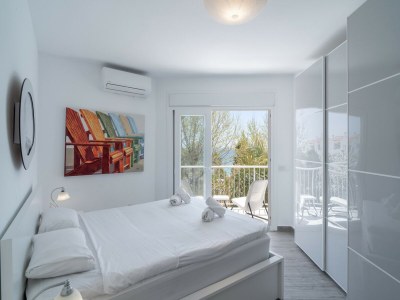 Apartment Apartment in Nerja with Sea Views & Pool - Features photo 15