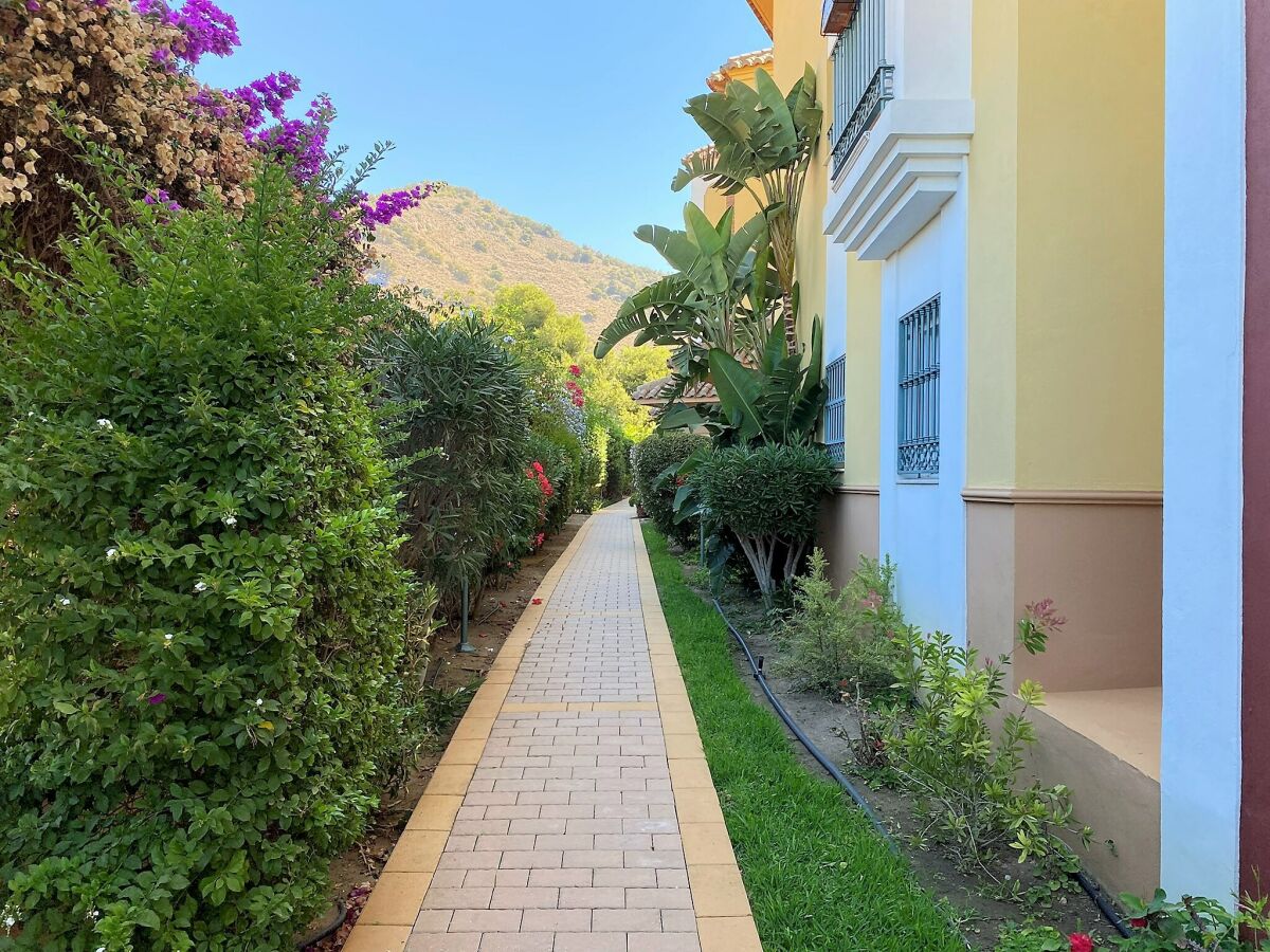 Apartment Holiday Home in Nerja with Sea Views - Outdoor photo 5