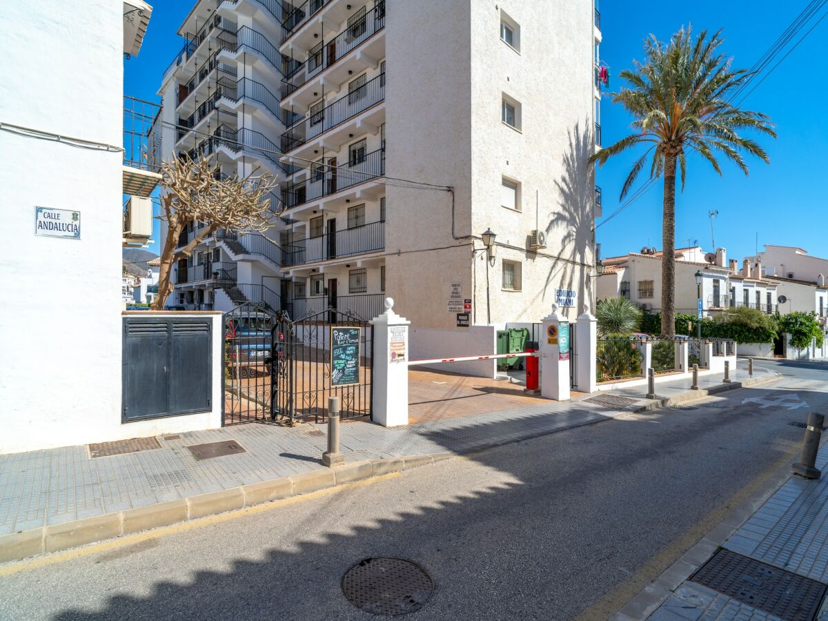 Apartment Apartment in Nerja near Burriana Beach - Outdoor photo 4