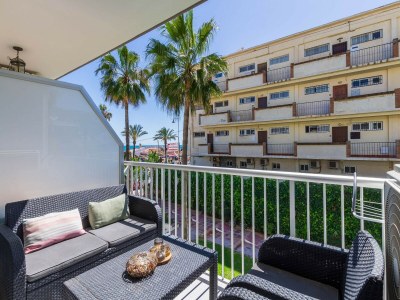 Apartment Beachfront apartment with terrace - Outdoor photo 2