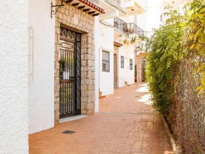 Apartment Apartment in Nerja near Balcón de Europa - Outdoor photo 16