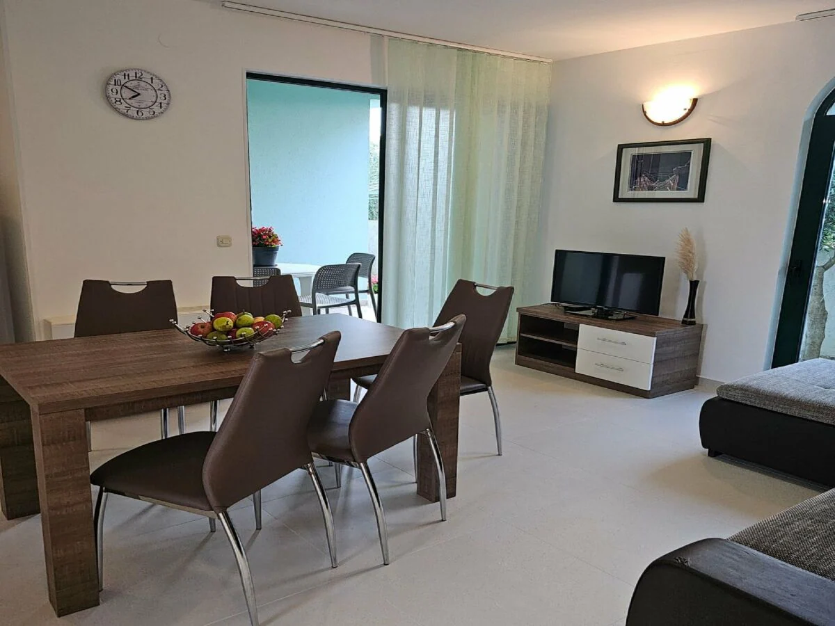 Apartment Apartments Mlikota - Two Bedroom Apt with Terrace - Features photo 4