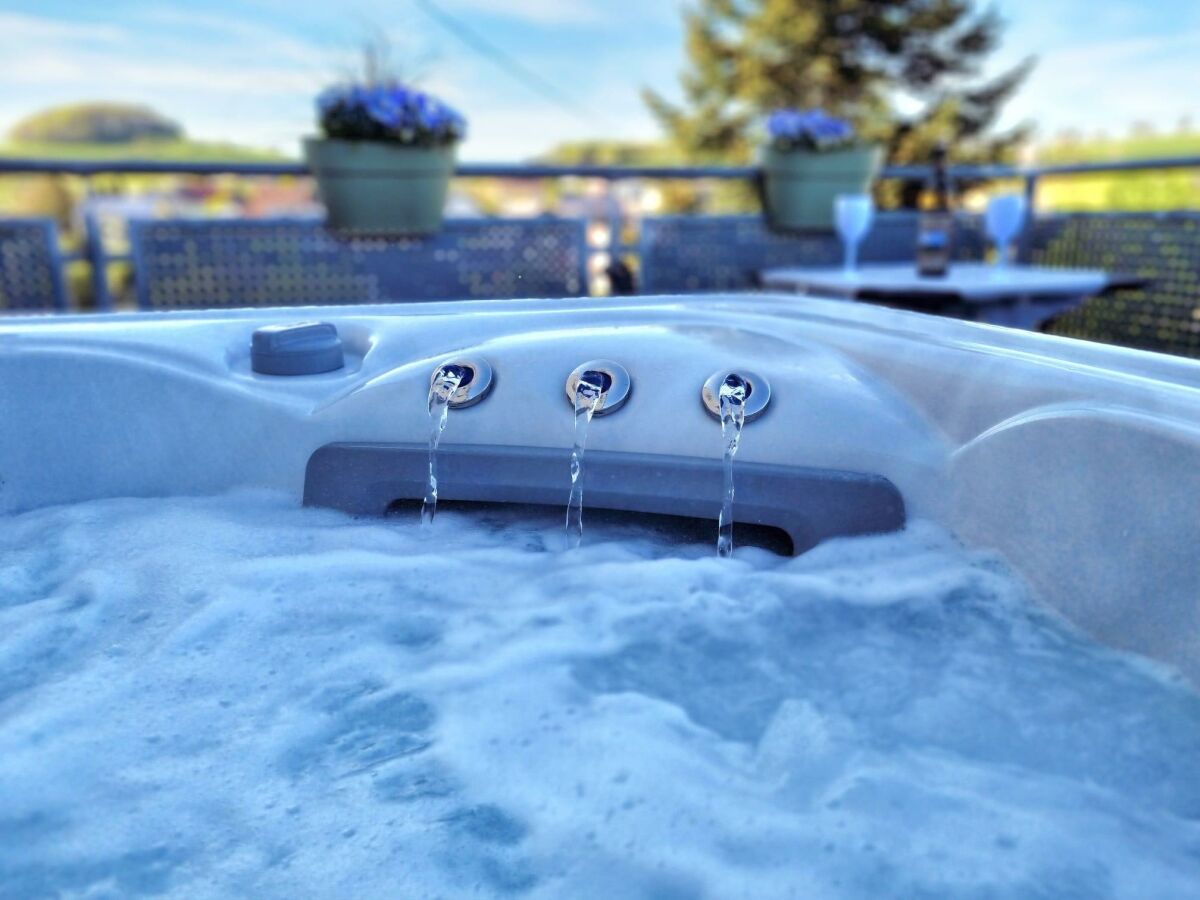 Apartment Wellnesshaus mit Jacuzzi u.Infrarotkabine - neu