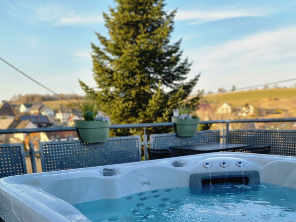 Apartment Wellnesshaus mit Jacuzzi u.Infrarotkabine - neu - Features photo 4