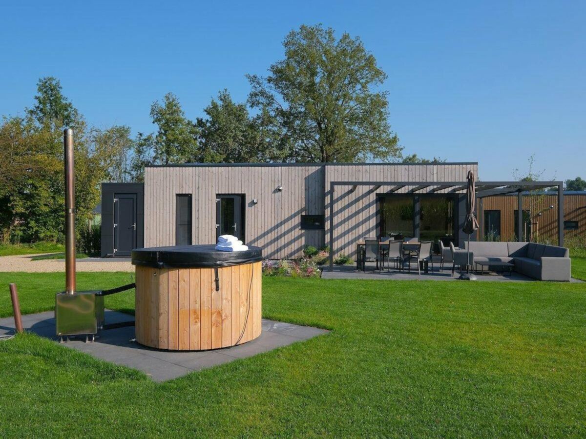 Villa Holiday villa Amalia 4 with hot tub
