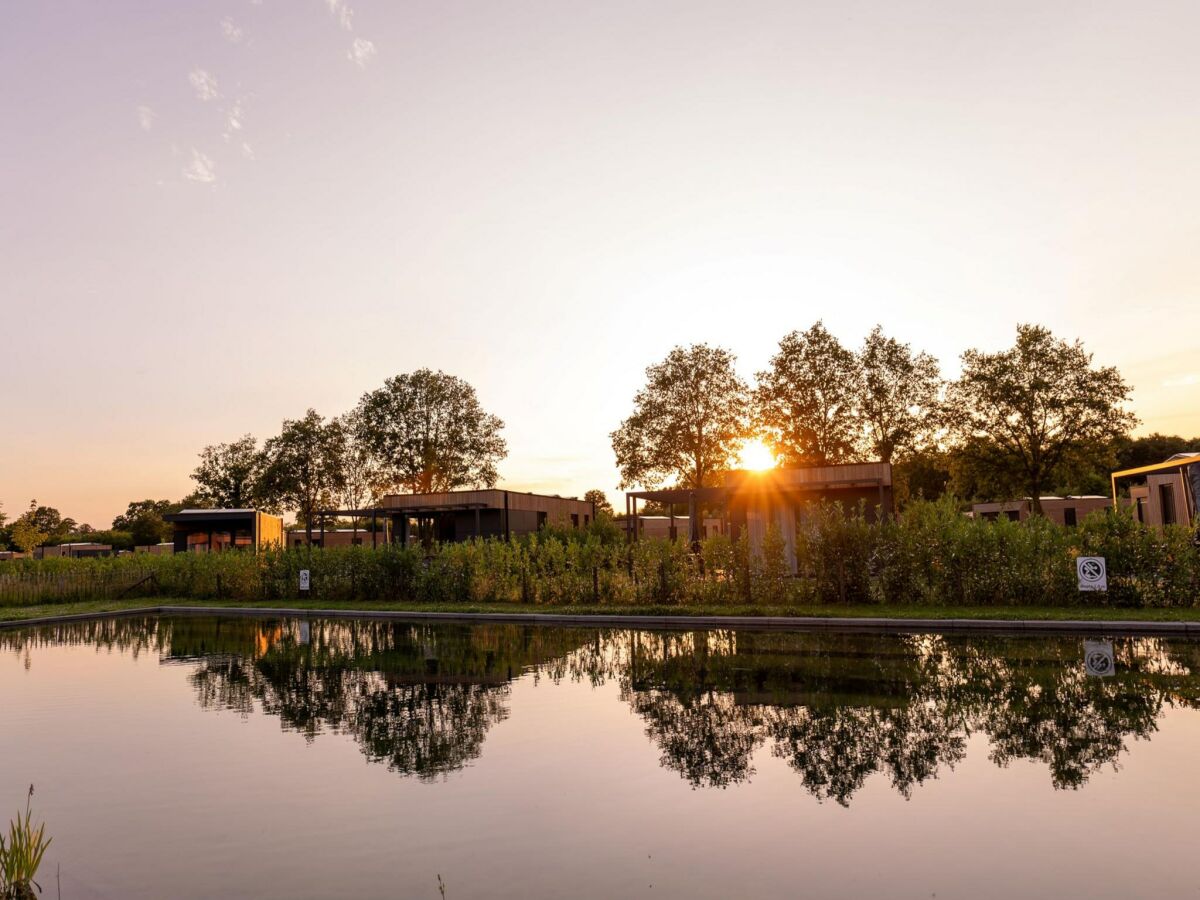 Holiday house Waterlodge in Winterswijk with Sauna & Hot Tub - Outdoor photo 2