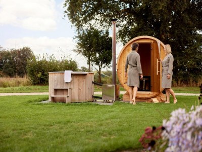Holiday house Waterlodge in Winterswijk with Sauna & Hot Tub - Outdoor photo 11