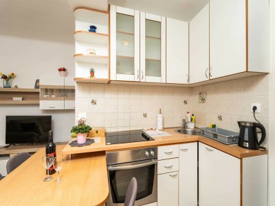 Apartment Apartment Family Tokić - One Bedroom Apartment with Terrace - Features photo 15