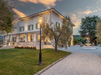 Villa Farmhouse in Tuscany with Infinity Pool in Montecarlo - Villa