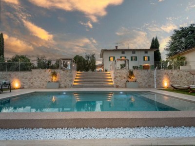 Villa Farmhouse in Tuscany with Infinity Pool - Outdoor photo 2