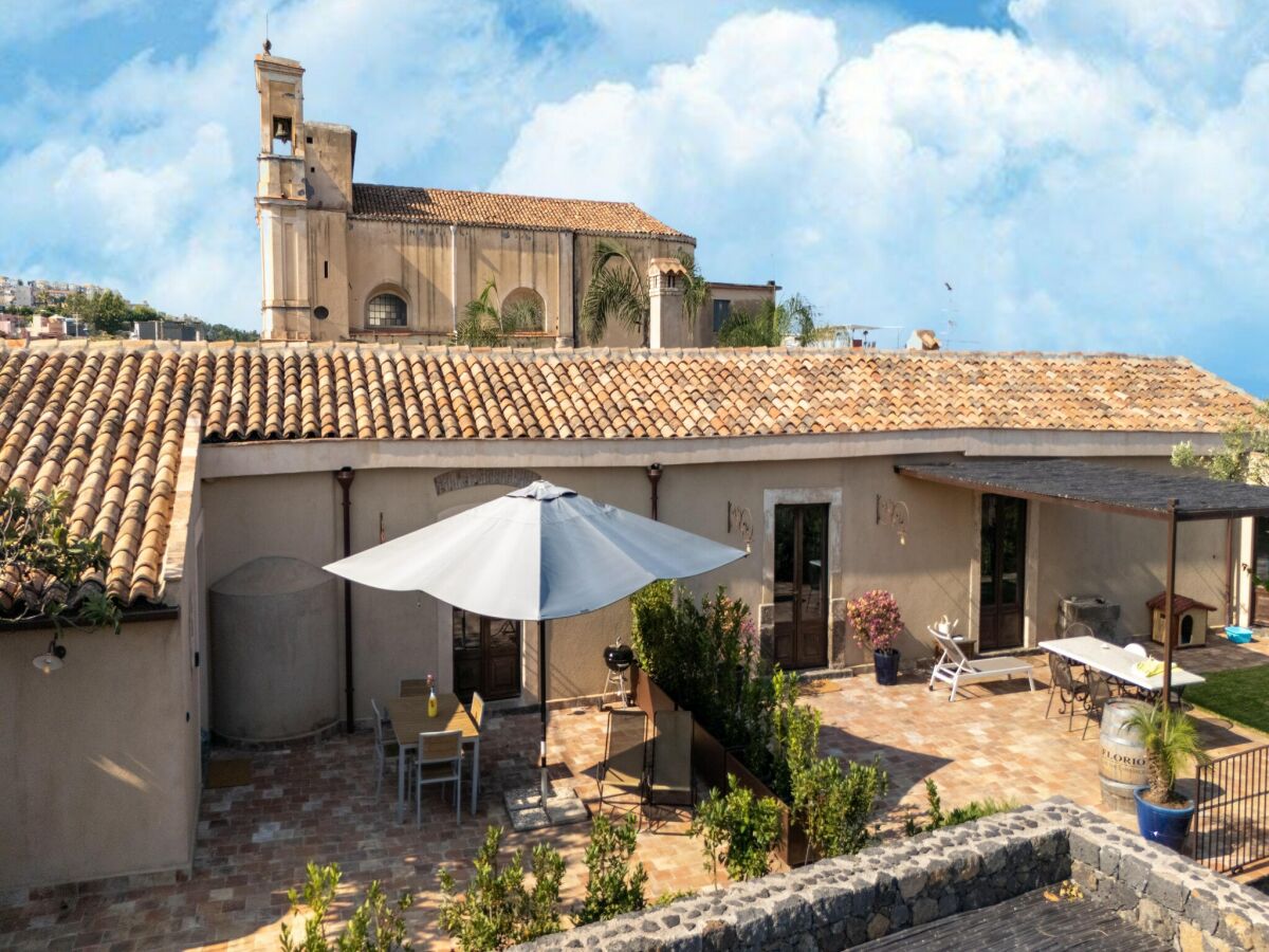 Villa Apartment in Sicily near Ski Slopes