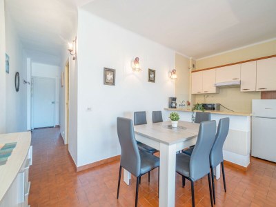 Apartment Beachfront Apartment in Empuriabrava with Pool - Features photo 15