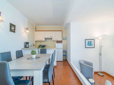 Apartment Beachfront Apartment in Empuriabrava with Pool - Features photo 20