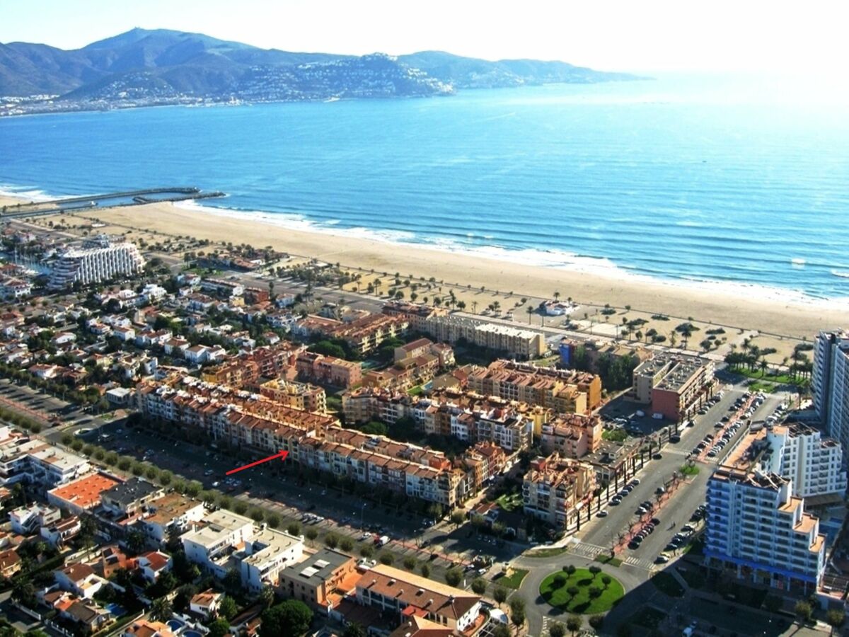 Apartment Apartment in Empuriabrava near Sandy Beach - Outdoor photo 3
