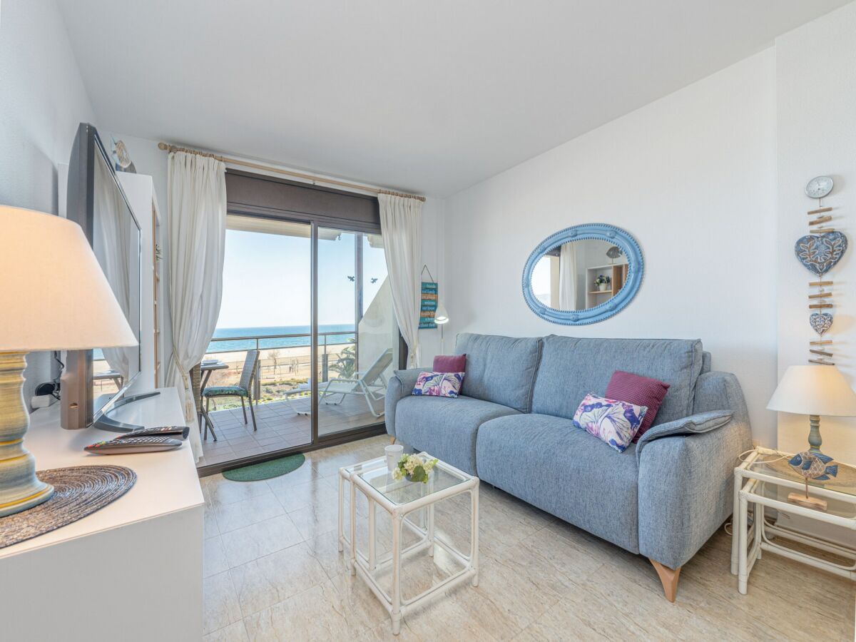 Apartment Apartment in Empuriabrava with Sea Views