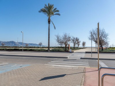 Apartment Apartment in Empuriabrava with Sea Views - Outdoor photo 6