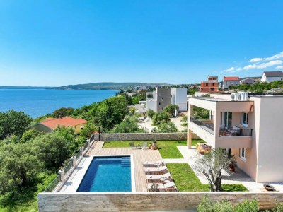 Villa Seaview Villa Grota with a heated pool in Maslenica - Villa