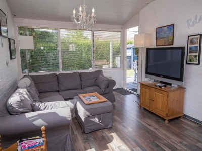 Holiday house Wunderschöner Ferienbungalow in Sint Maartenszee - Outdoor photo 6