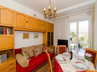 Apartment Apartment Red Orange - Two-Bedroom Apartment with Terrace - Features photo 6