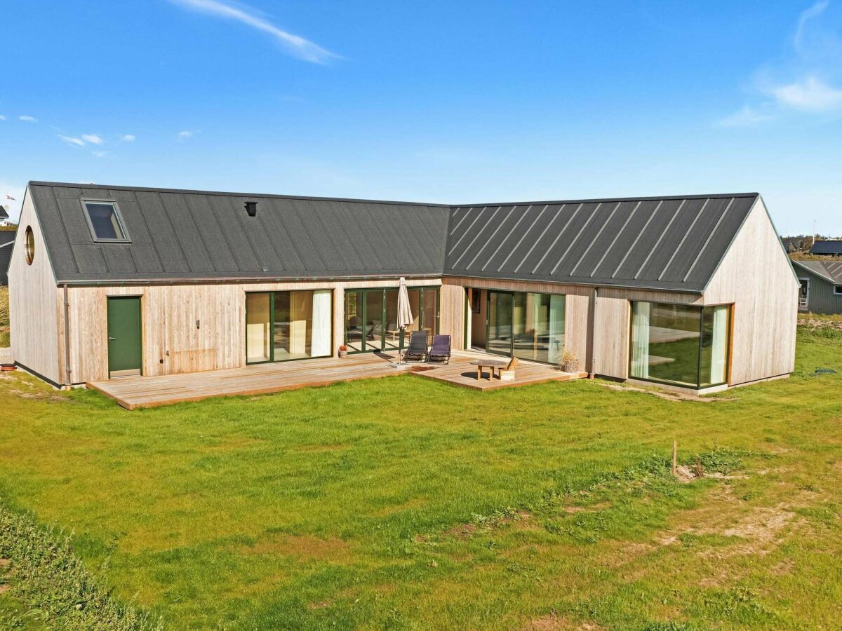 Holiday house Holiday home with outdoor spa